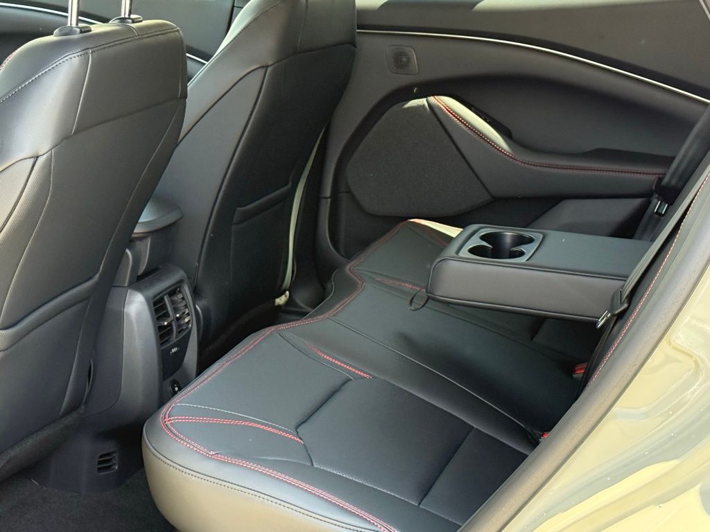2025 Ford Mustang Mach-E Premium photo 8