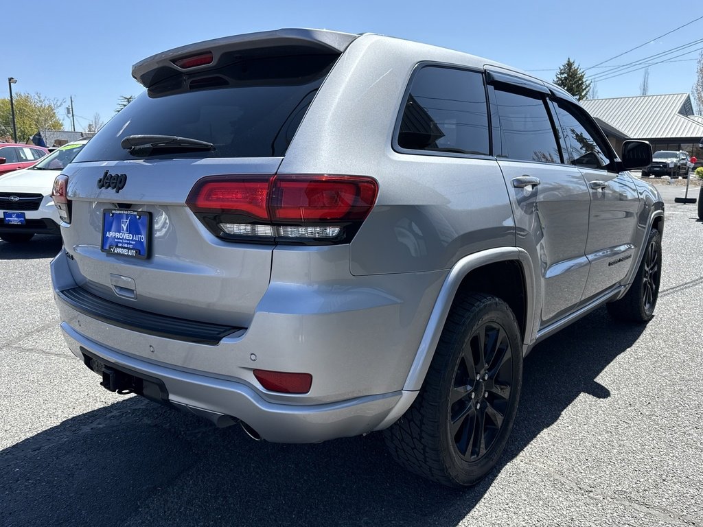 2018 Jeep Grand Cherokee Altitude photo 4