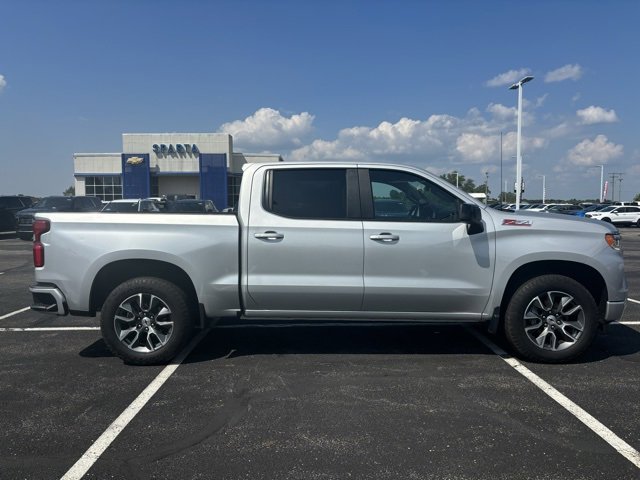 2022 Chevrolet Silverado 1500 RST photo 2