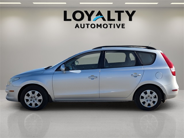 2010 Hyundai Elantra Touring GLS photo 2