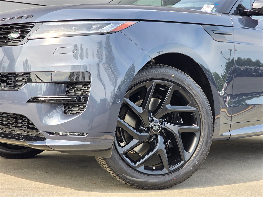 2025 Land Rover Range Rover Sport SE photo 2