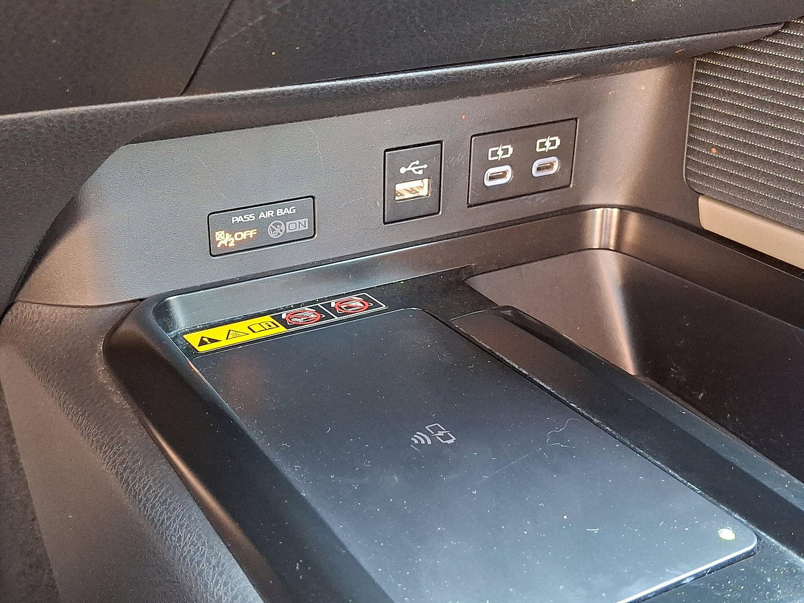 2025 Toyota Camry SE photo 19