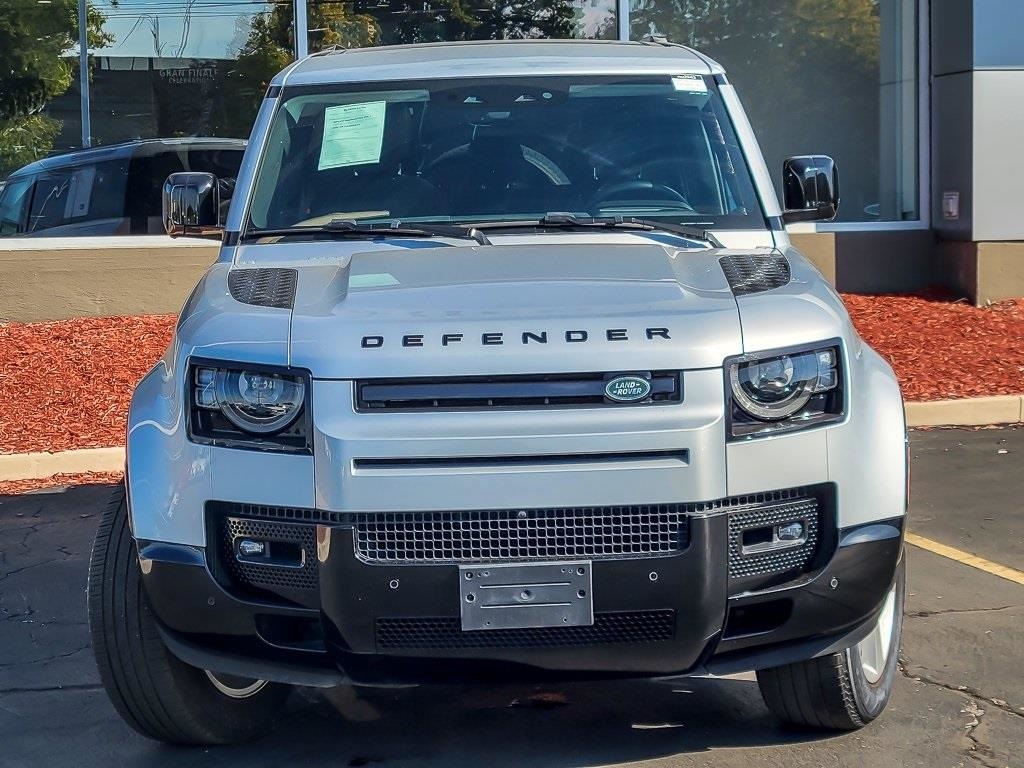 2024 Land Rover Defender 110 X-Dynamic SE photo 4