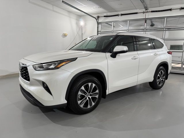 2020 Toyota Highlander XLE photo 7