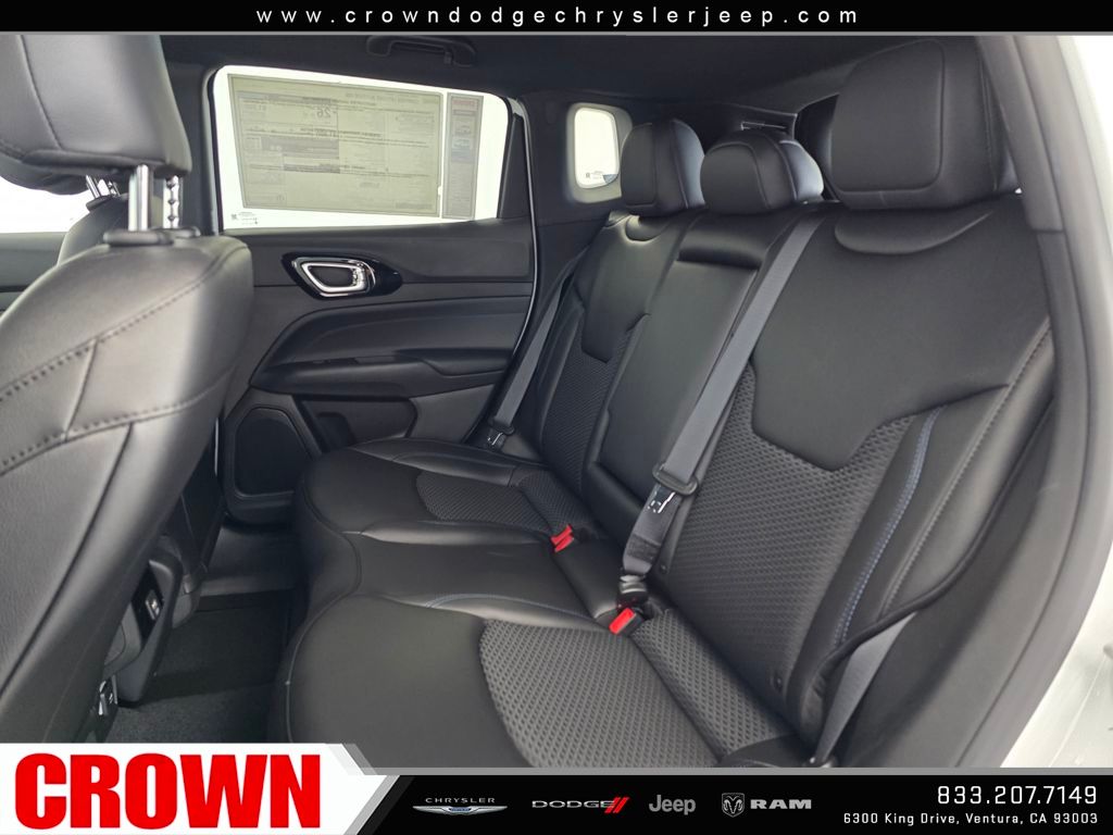 2026 Jeep Compass Latitude Altitude photo 10