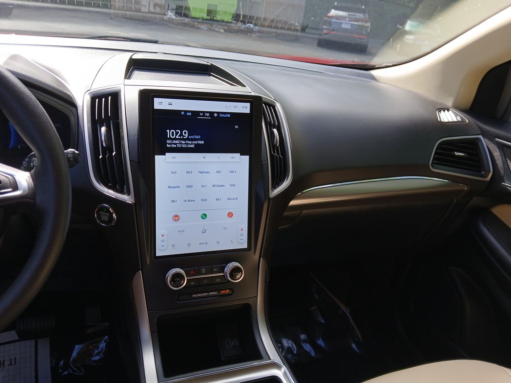 2022 Ford Edge SEL photo 15