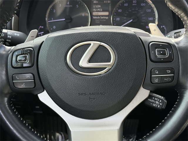 2017 Lexus IS 300 photo 18