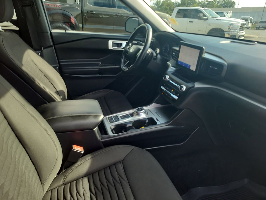 2020 Ford Explorer XLT photo 23