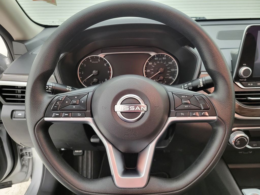 2024 Nissan Altima 2.5 SV photo 3