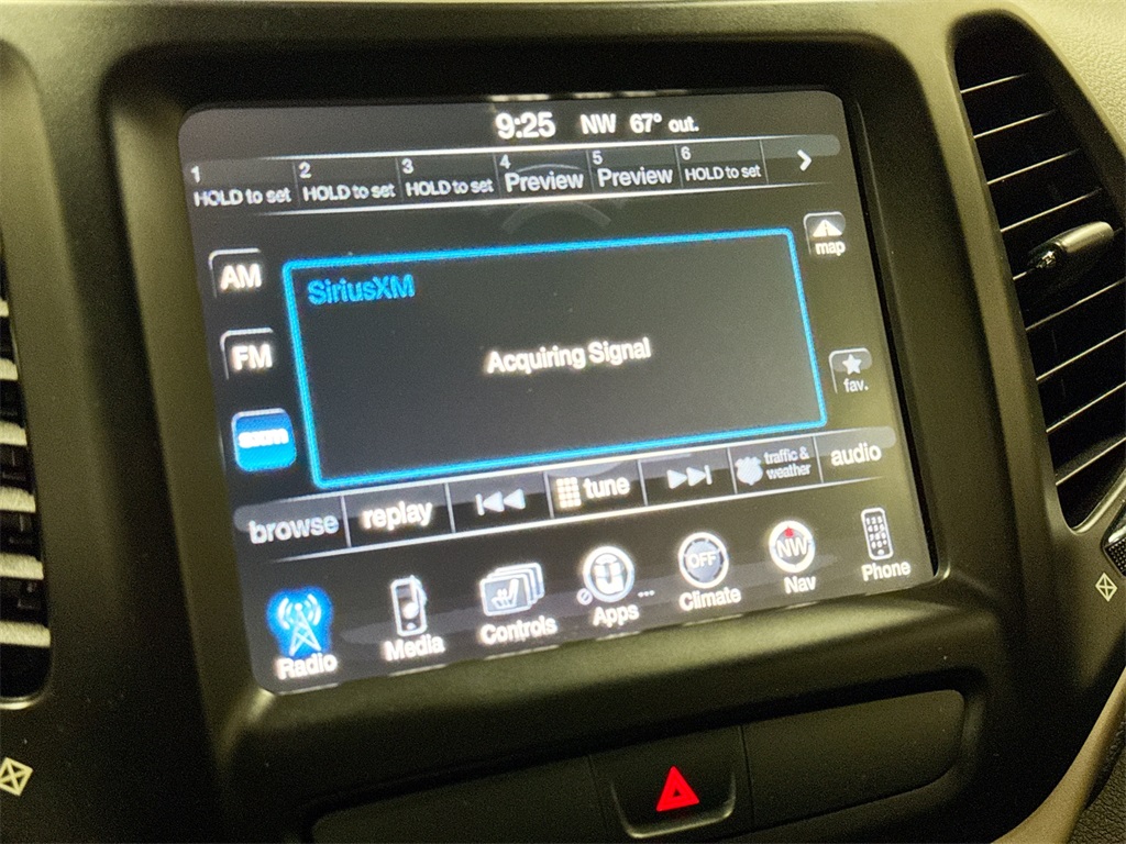 2016 Jeep Cherokee Limited photo 25