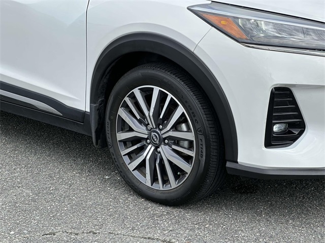 2023 Nissan Kicks SR photo 7