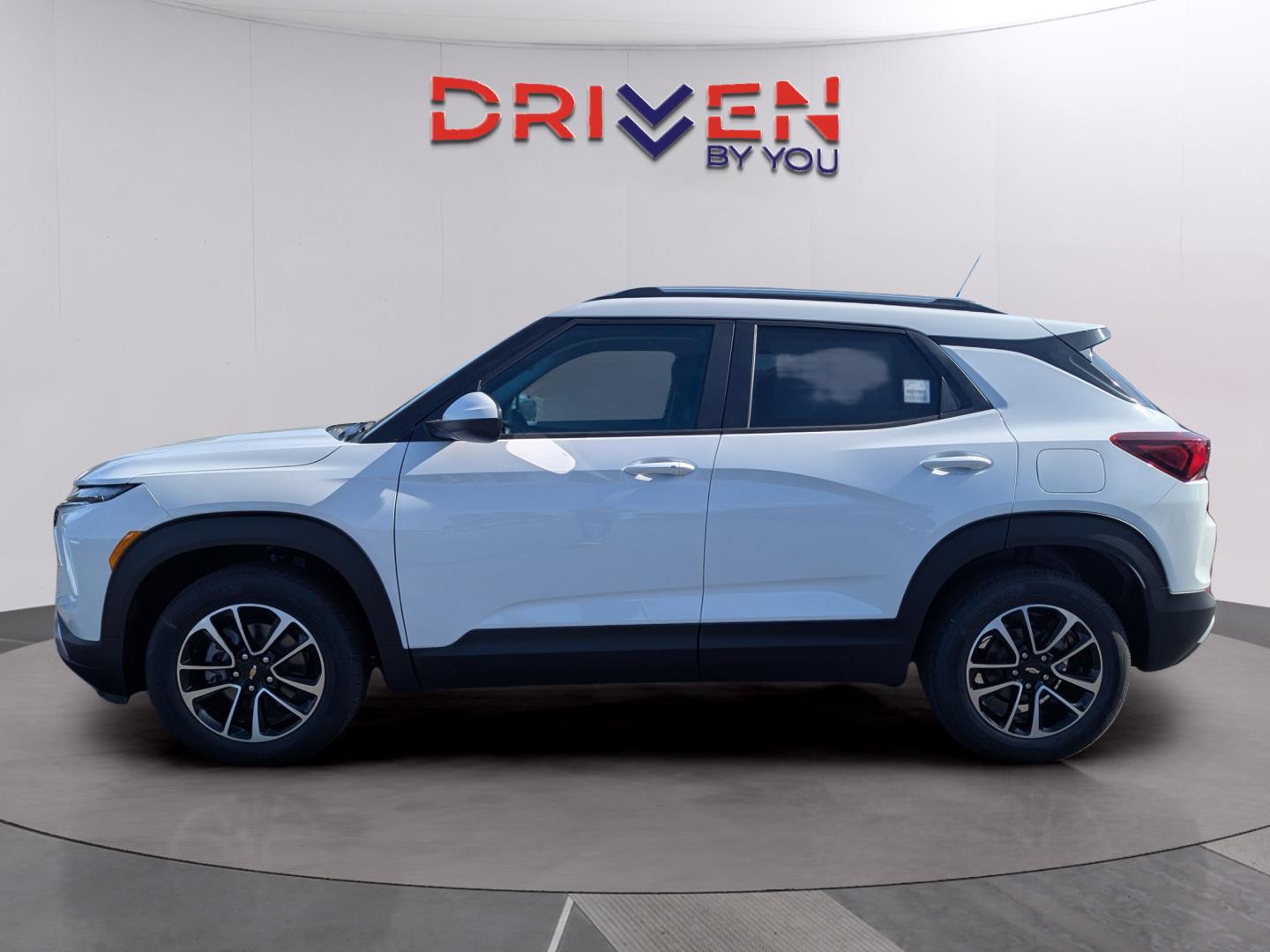 2026 Chevrolet Trailblazer LT photo 2