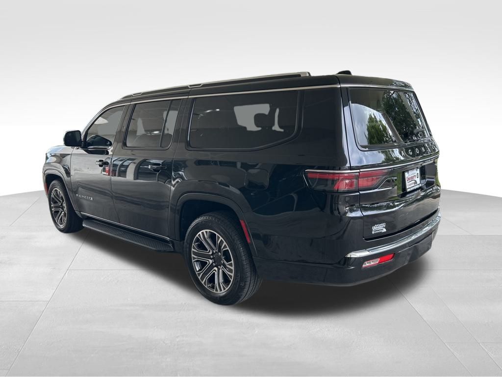 2024 Jeep Wagoneer L Series II photo 2