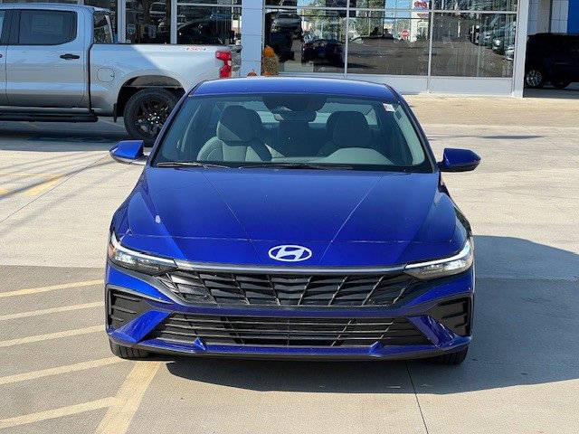 2024 Hyundai Elantra SEL photo 9