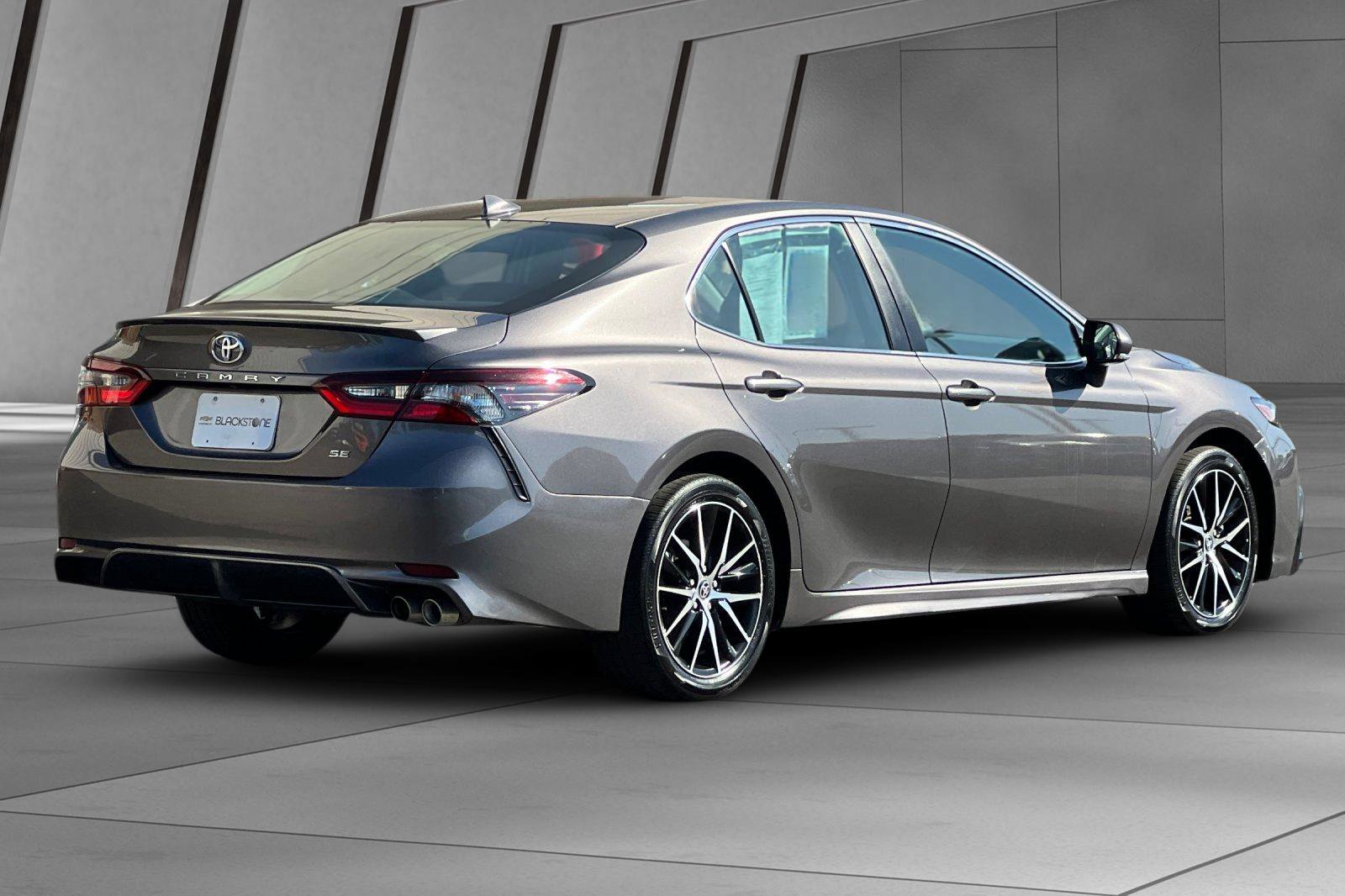 2024 Toyota Camry SE photo 3