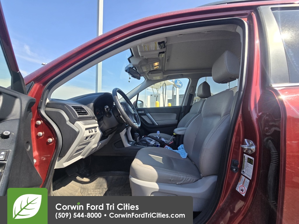 2015 Subaru Forester 2.5i Touring photo 6