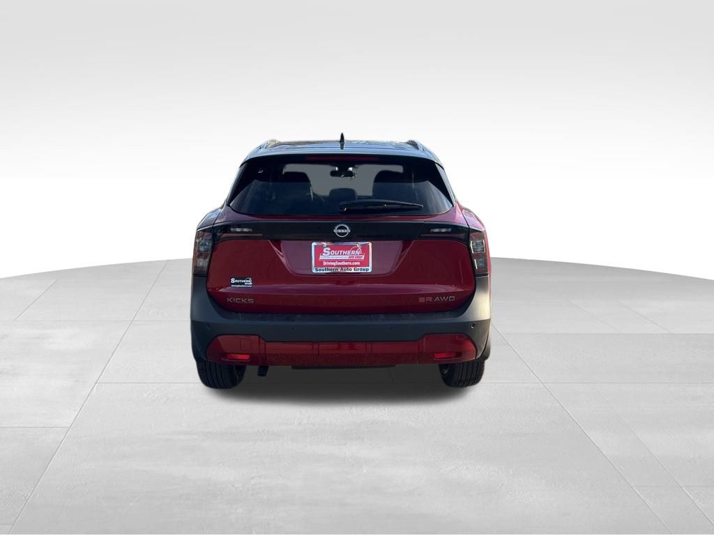 2025 Nissan Kicks SR photo 3