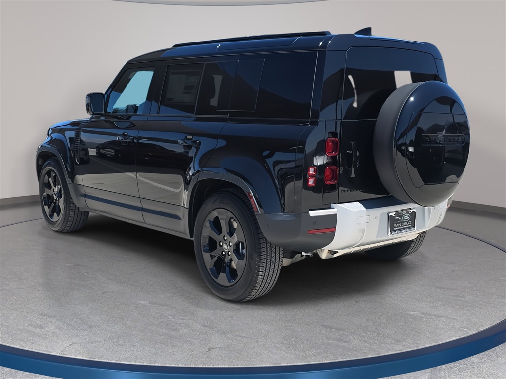 2025 Land Rover Defender 110 S photo 7