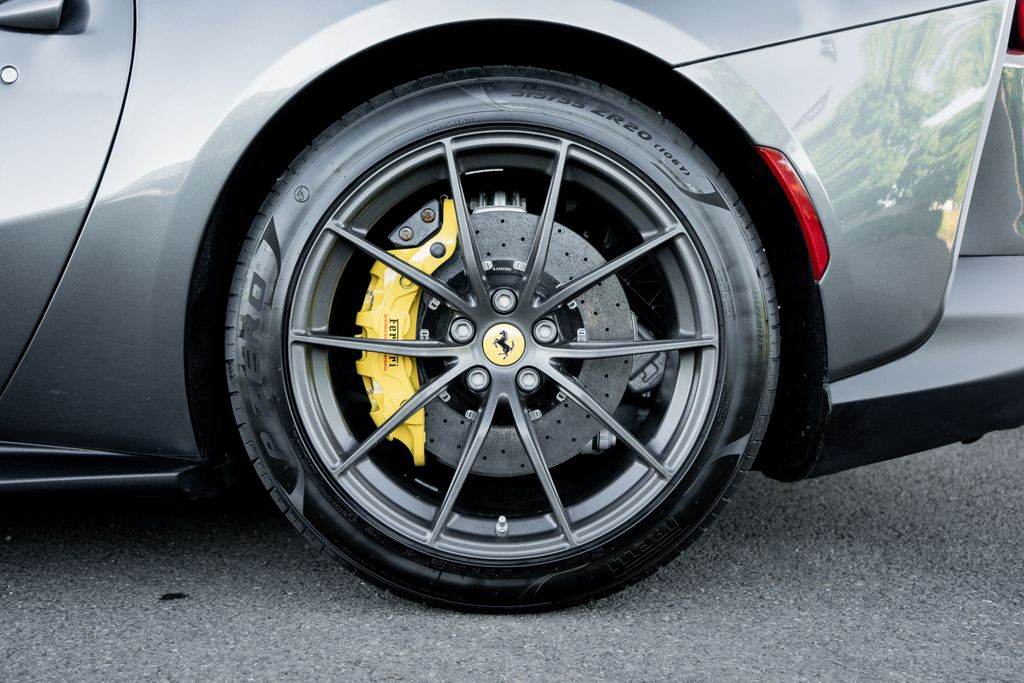 2018 Ferrari 812 Superfast photo 18