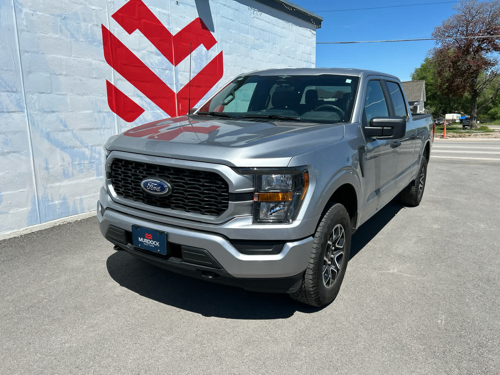 2023 Ford F-150 XL photo 2