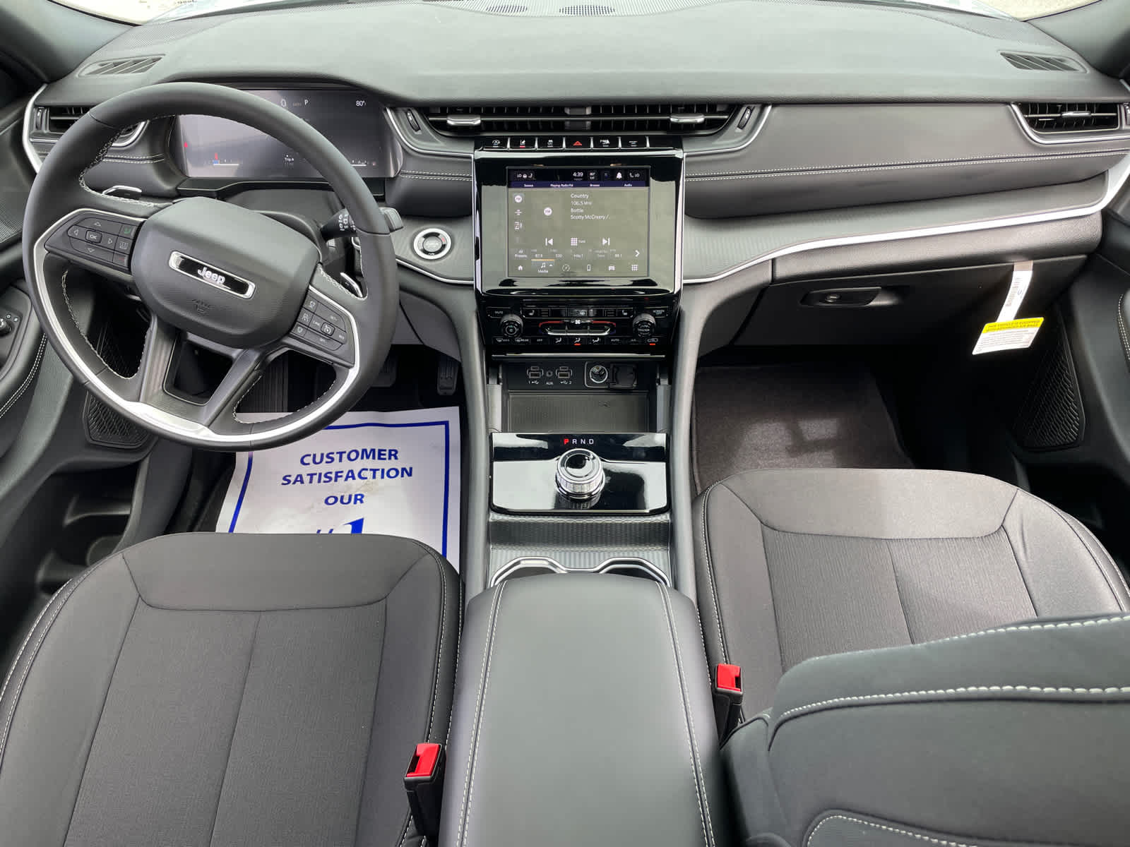 2025 Jeep Grand Cherokee Laredo X photo 11