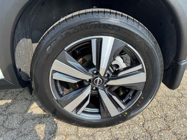 2023 Nissan Rogue SL photo 25