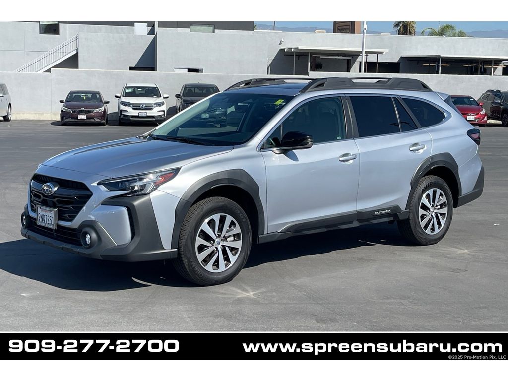 2025 Subaru Outback Premium's photo