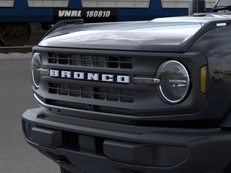 2025 Ford Bronco Base photo 18