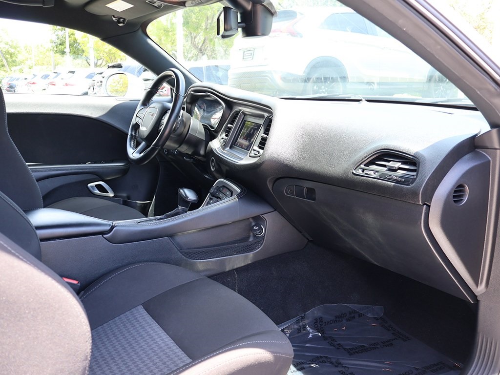 2022 Dodge Challenger R/T photo 16
