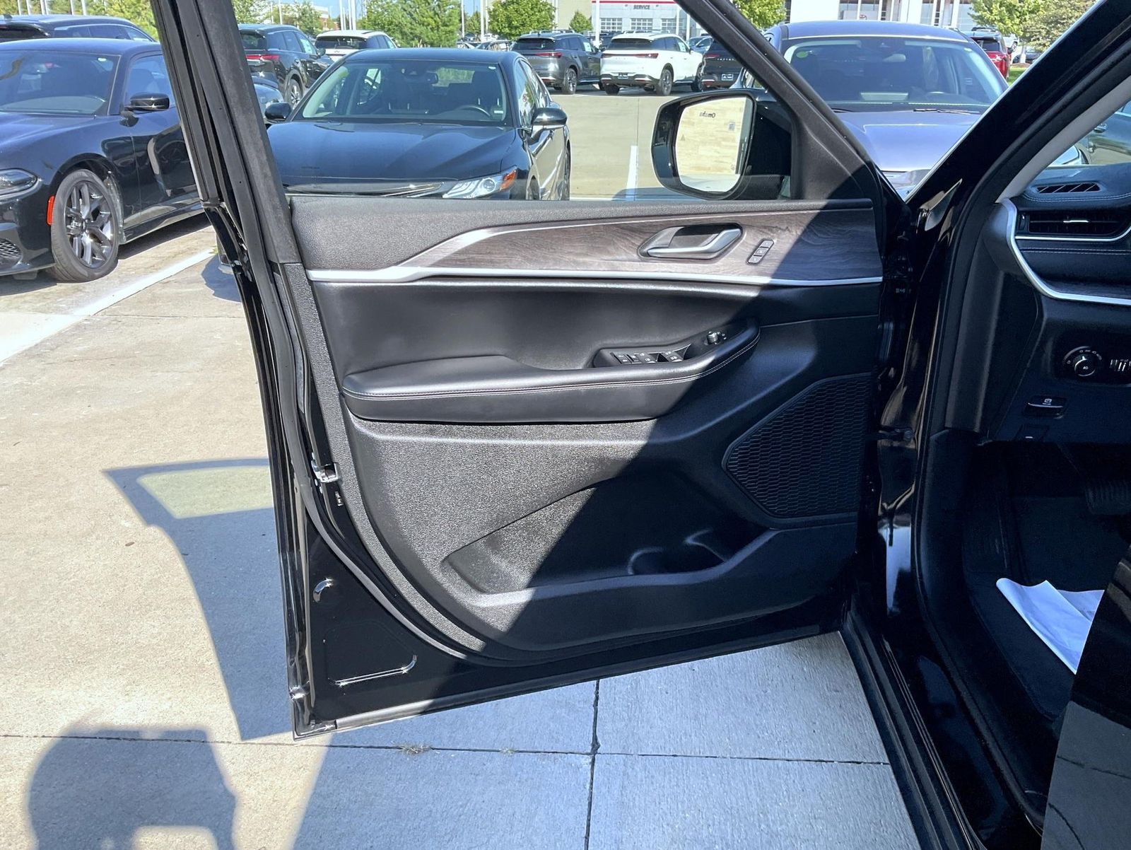 2023 Jeep Grand Cherokee Limited photo 7