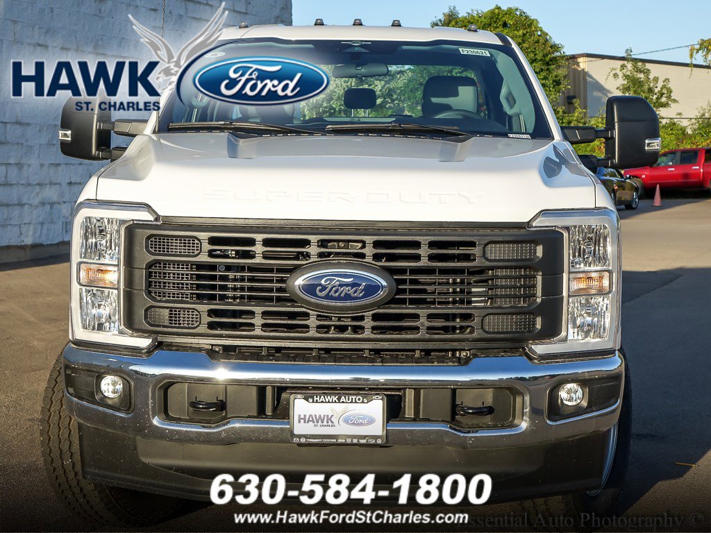 2023 Ford F-350 XL photo 4