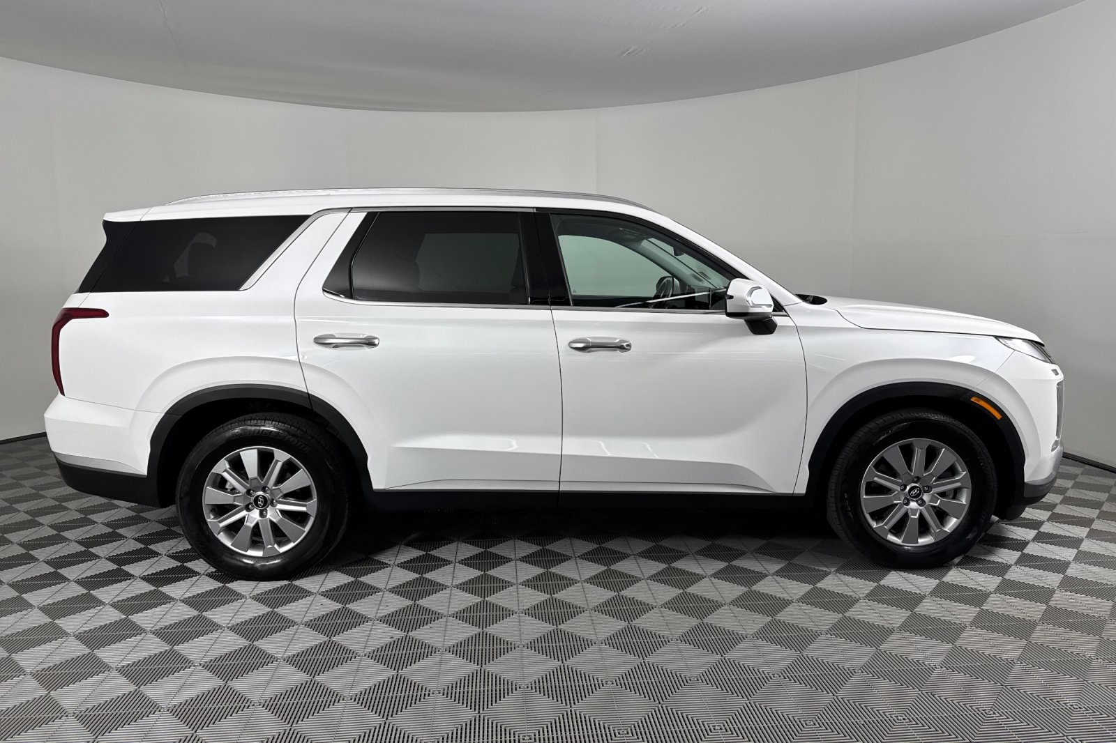 2024 Hyundai Palisade SEL photo 3