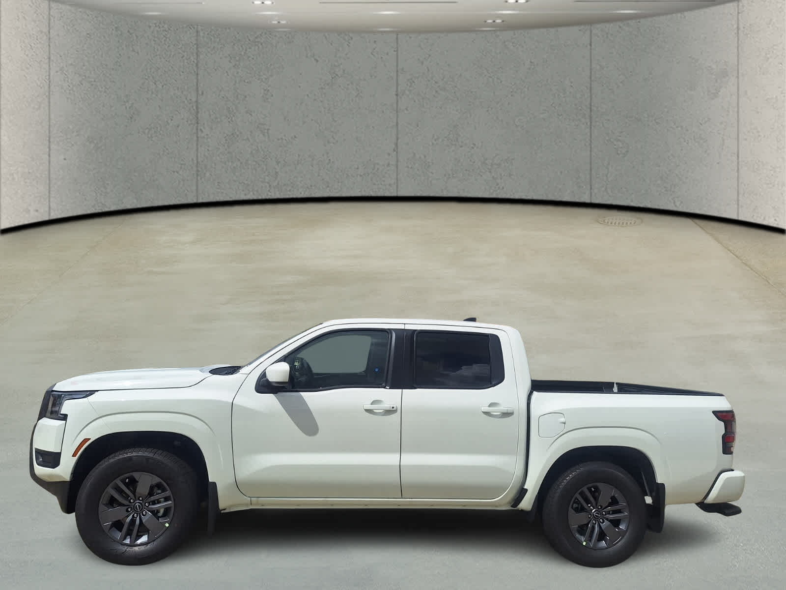 2025 Nissan Frontier SV photo 2