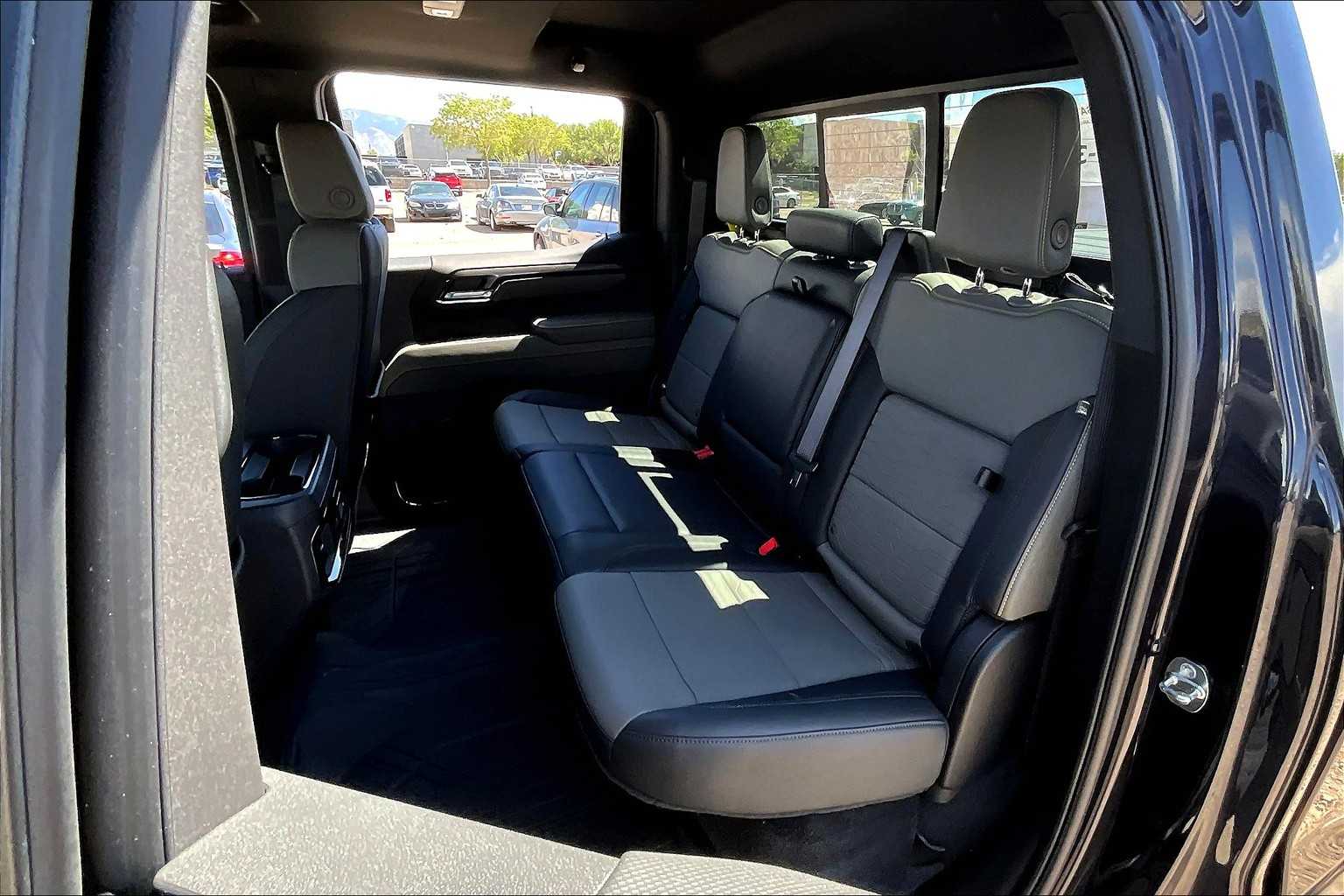 2024 Chevrolet Silverado 1500 ZR2 photo 18