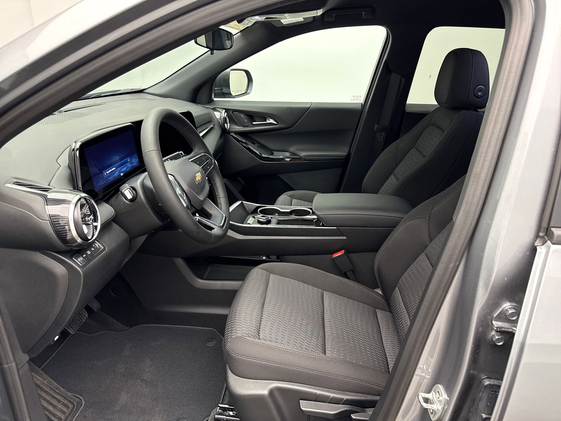 2026 Chevrolet Equinox LT photo 5