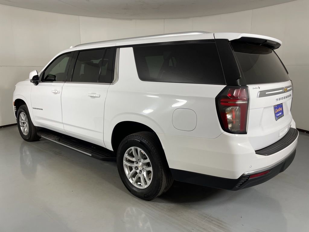 2023 Chevrolet Suburban LT photo 3