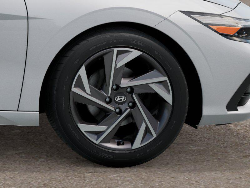 2025 Hyundai Elantra Limited photo 6