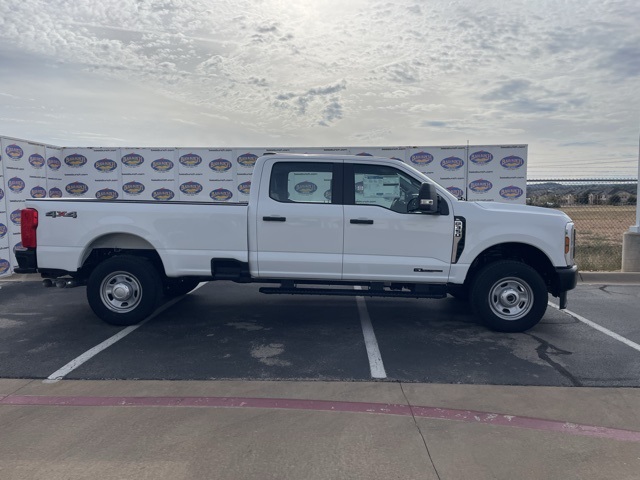 2026 Ford F-350 Super Duty XL's photo