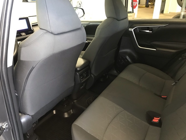 2023 Toyota RAV4 XLE photo 12