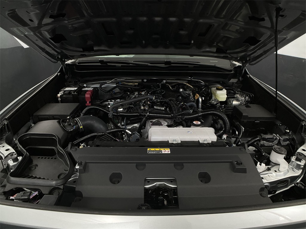 2025 Toyota Tacoma SR5 4x4 Double Cab photo 28