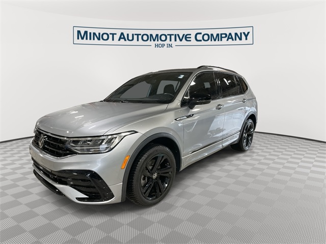 2023 Volkswagen Tiguan SE R-Line Black photo 4