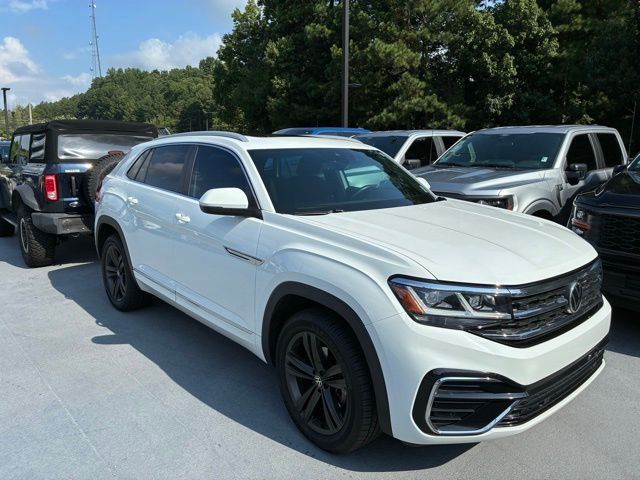 2022 Volkswagen Atlas Cross Sport SEL R-Line photo 2