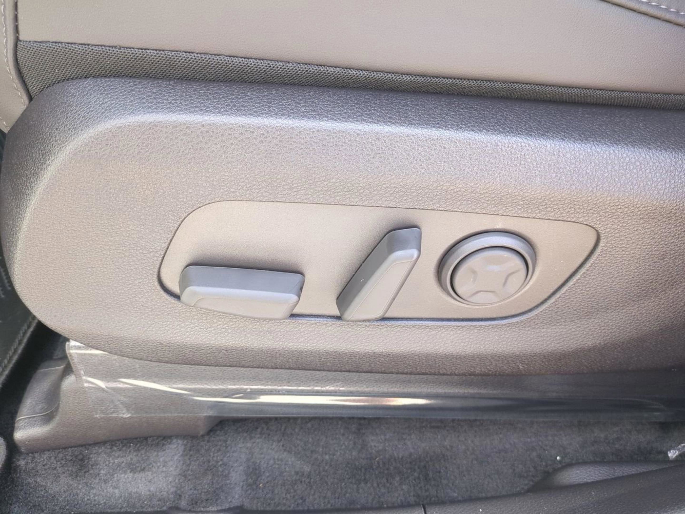2026 Kia Carnival EX photo 21