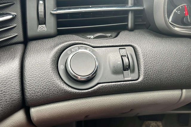 2016 Chevrolet Malibu Limited LS photo 12