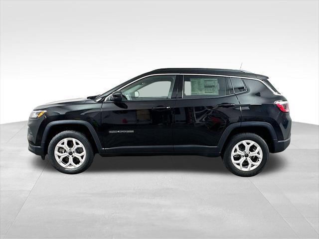 2025 Jeep Compass Latitude photo 3