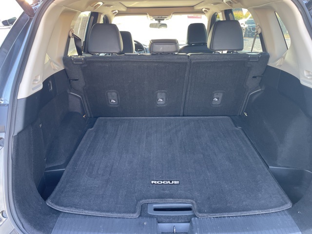 2021 Nissan Rogue SV photo 11