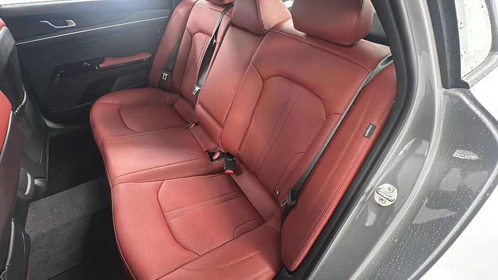 2026 Kia K5 GT-Line photo 12