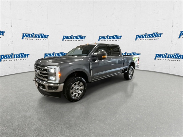 2025 Ford F-250 Lariat photo 4