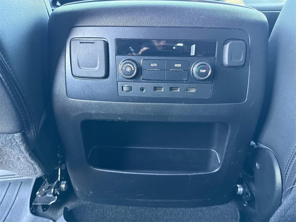 2018 Chevrolet Tahoe LT photo 14