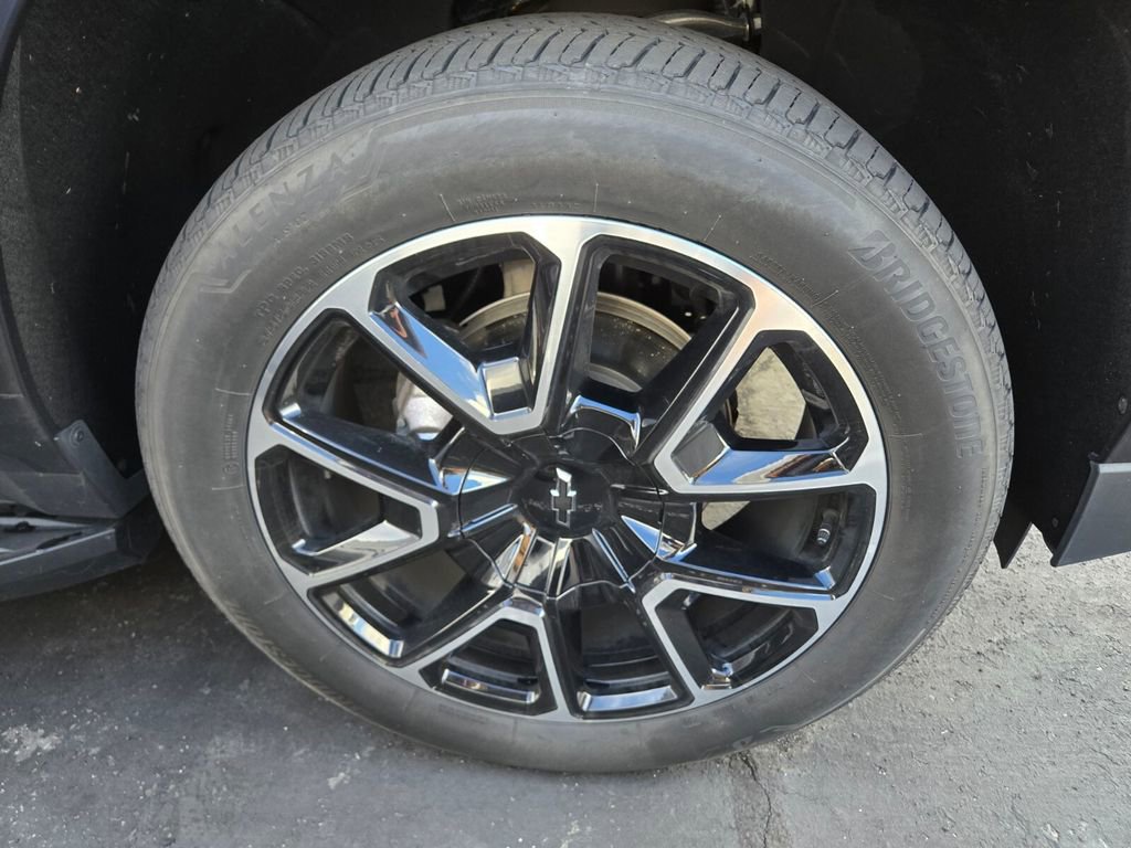 2022 Chevrolet Tahoe RST photo 2